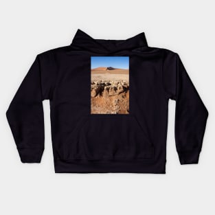 Cracked orange sand. Kids Hoodie